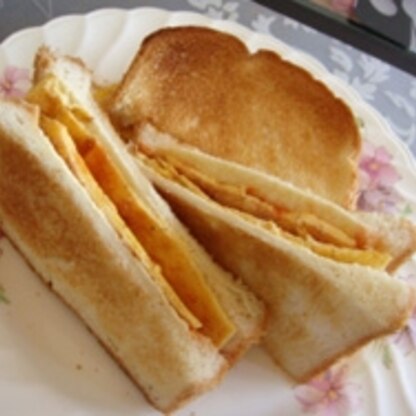 mimiさんおこんばんは～♪卵のトーストサンド美味しいかった～（*^_^*）トーストにするとまた違った味でいいですね♪